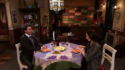 El Secretario Capítulo 36 - Lorena se ilusiona con la actitud de Emilio.