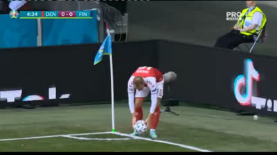Euro 2020 Group B Match 1 - Denmark vs Finland first half of match suspended (comentariu in limba romana)