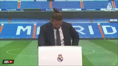 Sergio Ramos llorando en su despedida del Real Madrid